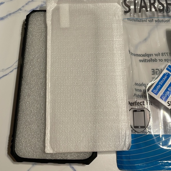 NWTs-IPhone case w/clear glass for shatter proof & kickstand black color - Picture 4 of 6